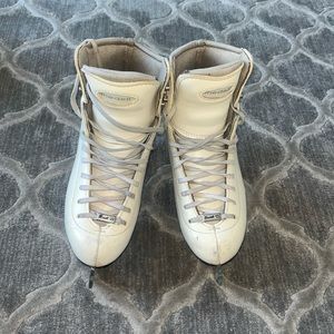 ⛸️❤️Riedell figure skates❤️⛸️